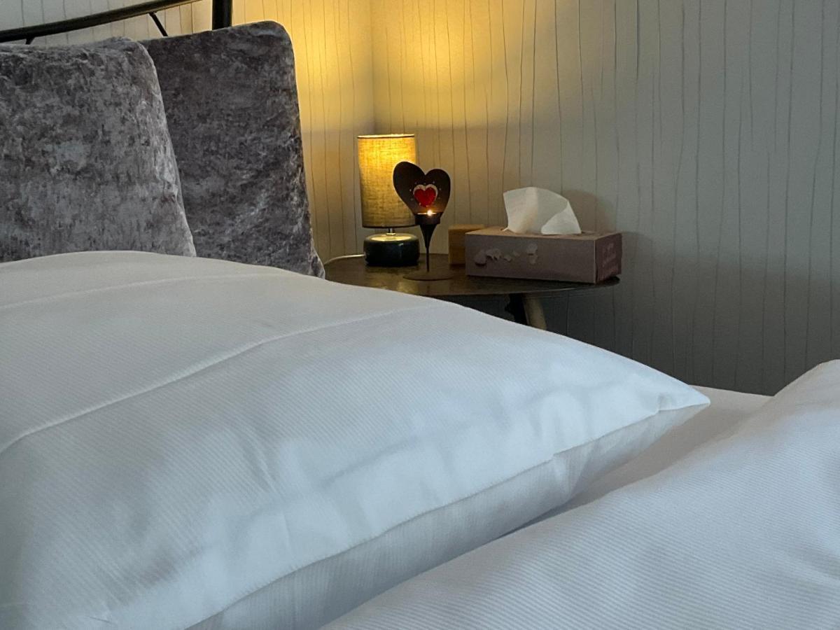 Privartzimmer 'Ausfahrt Freihalten' Husum  Ngoại thất bức ảnh